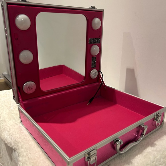 Vintage Toys R Us Light-Up Make up Case with built in speaker - Picture 7 of 14